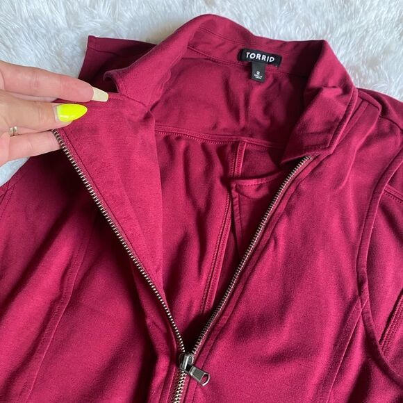 Torrid Vest  - Picture 8 of 9